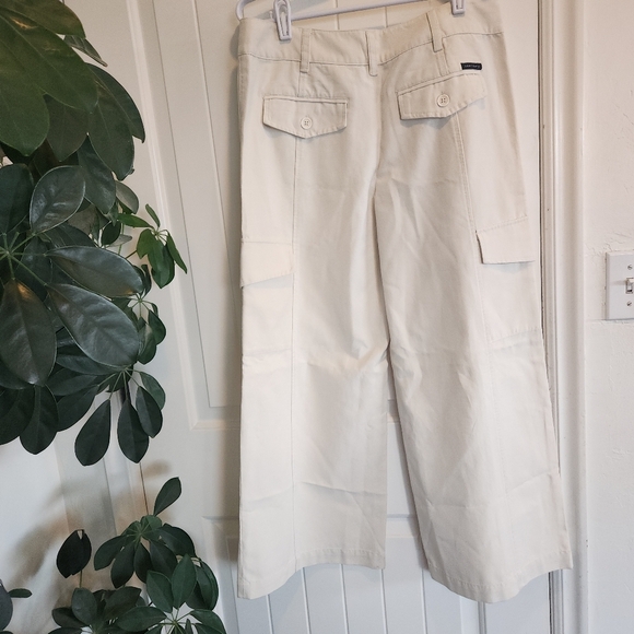 SOLD-sanctuary wide leg crop cargo pants - Picture 7 of 9